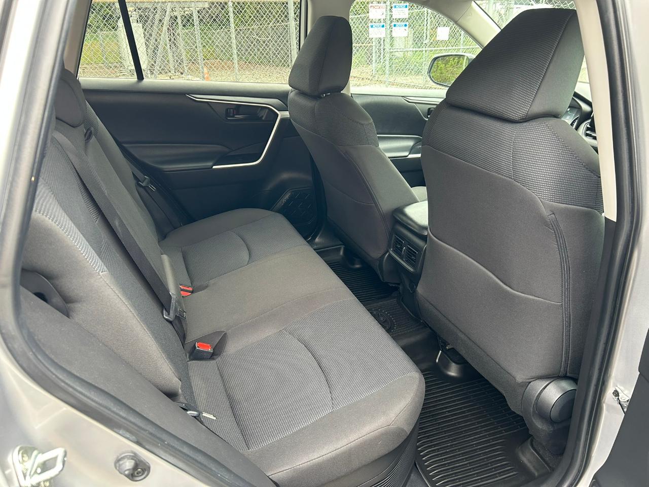 Toyota RAV4 Hybrid LE 2022