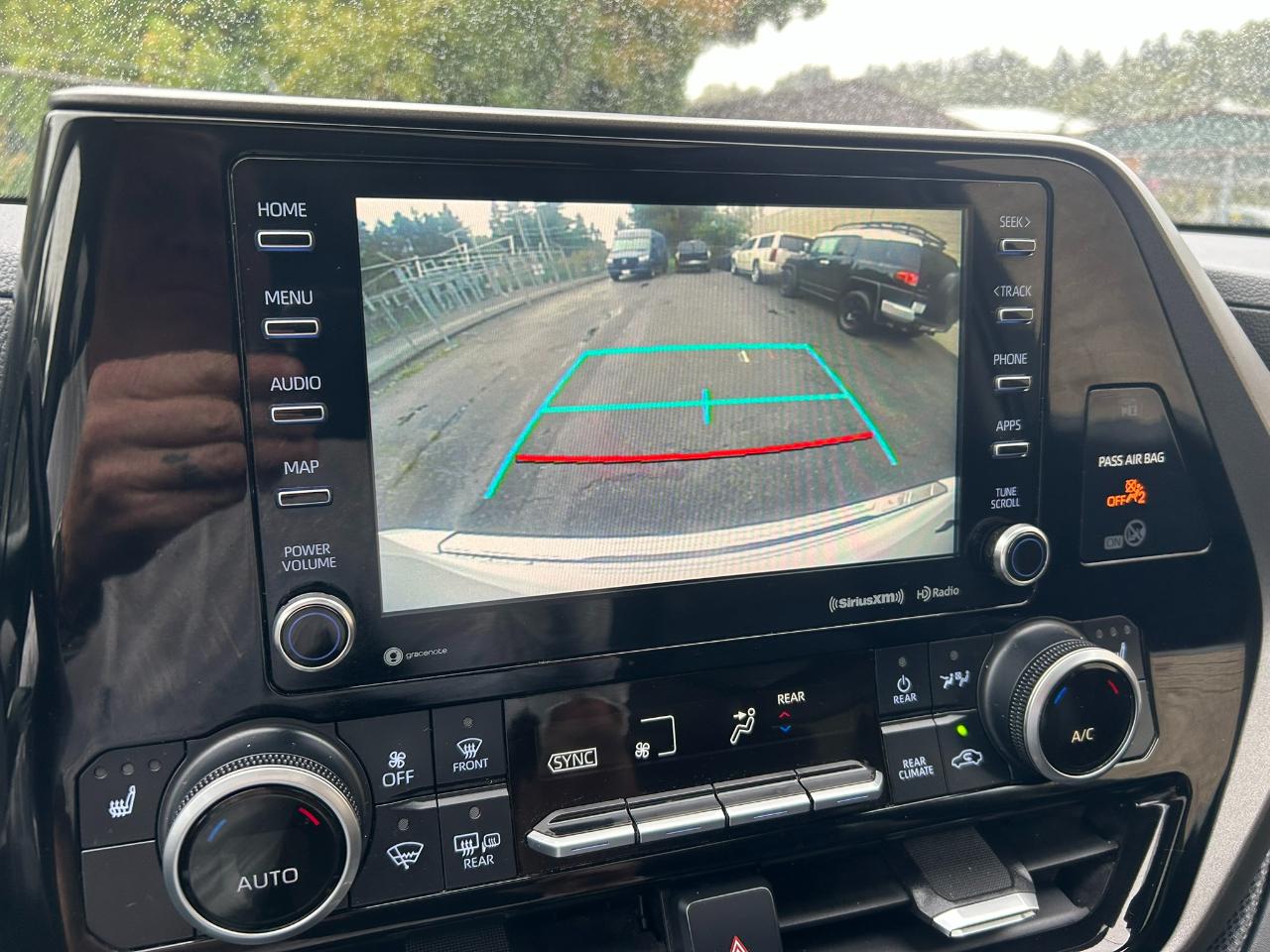 Toyota Highlander Hybrid XLE AWD 2020