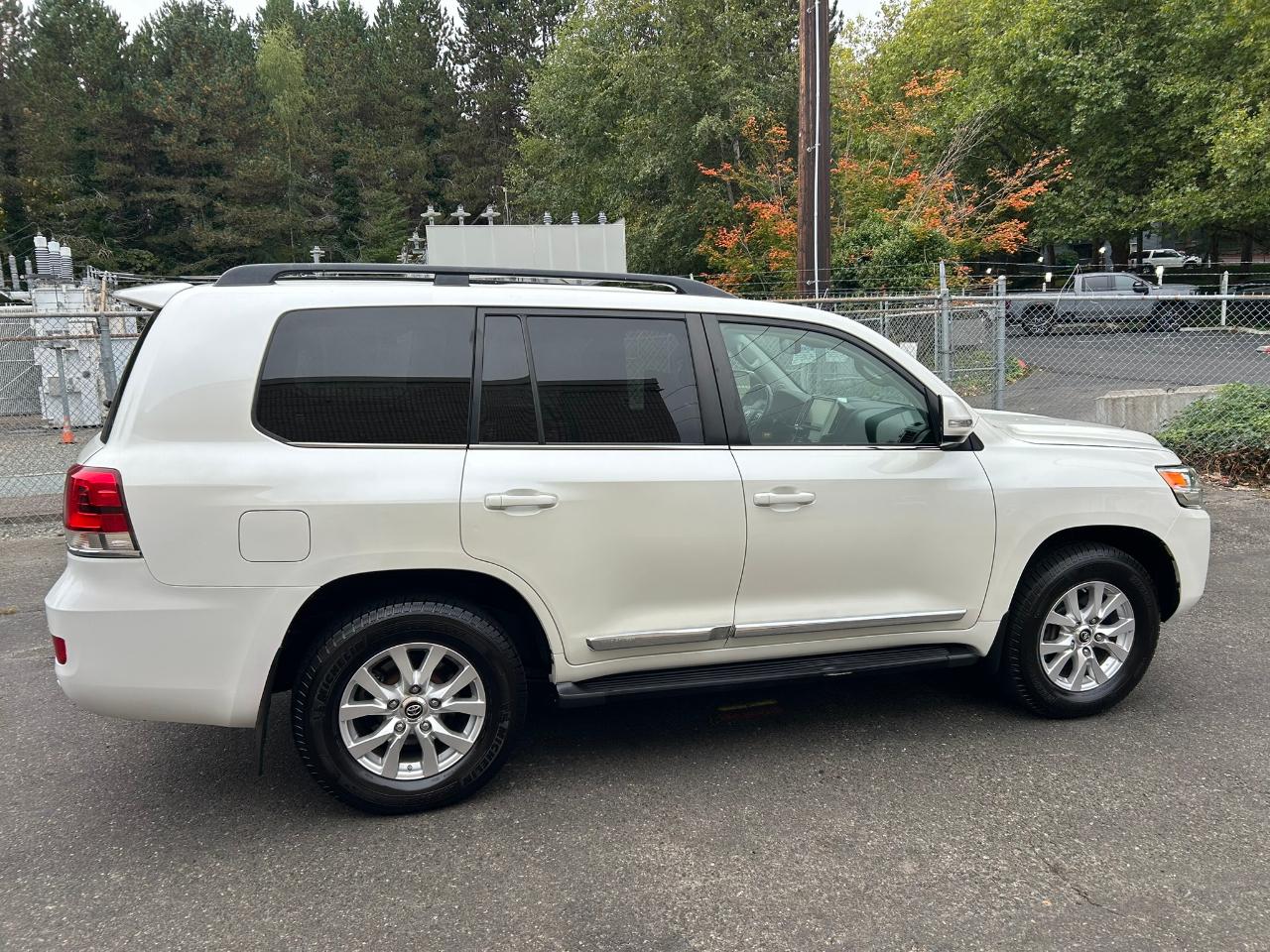 Toyota Land Cruiser 4WD 2016