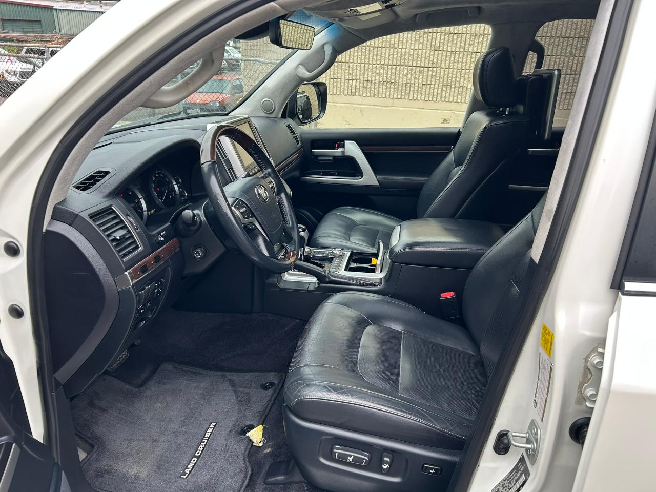 Toyota Land Cruiser 4WD 2016