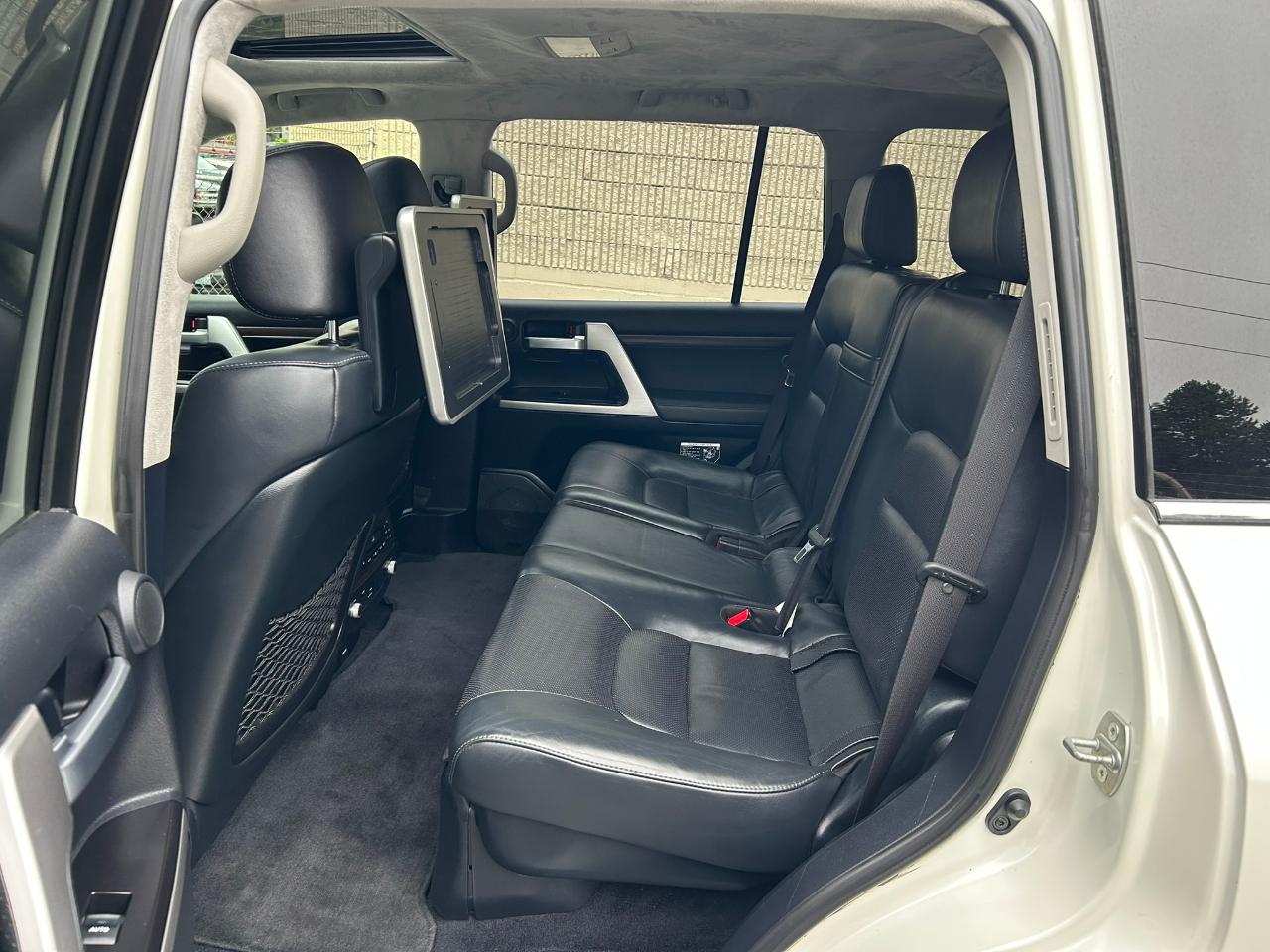 Toyota Land Cruiser 4WD 2016
