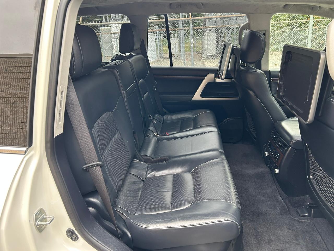Toyota Land Cruiser 4WD 2016