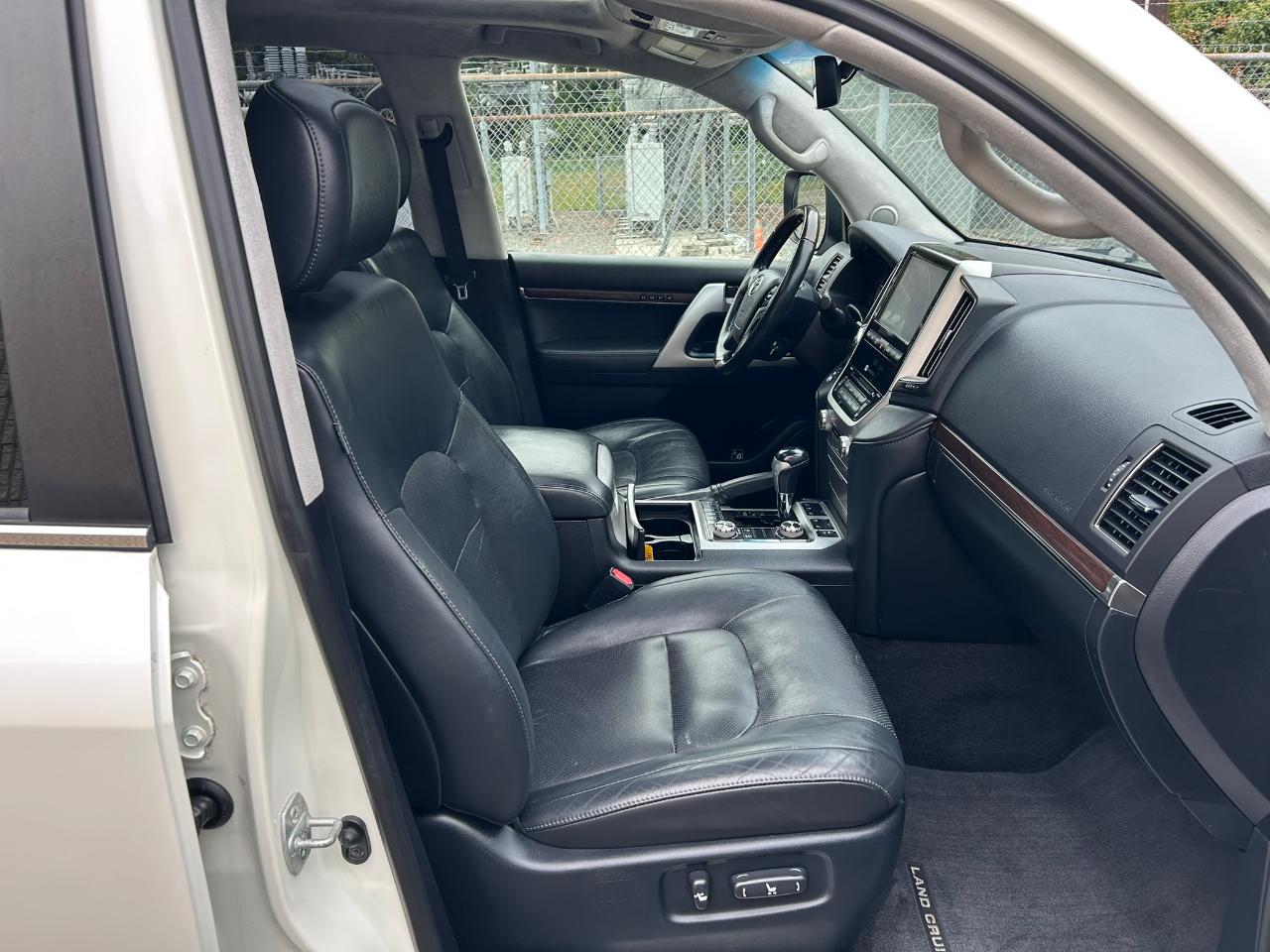 Toyota Land Cruiser 4WD 2016