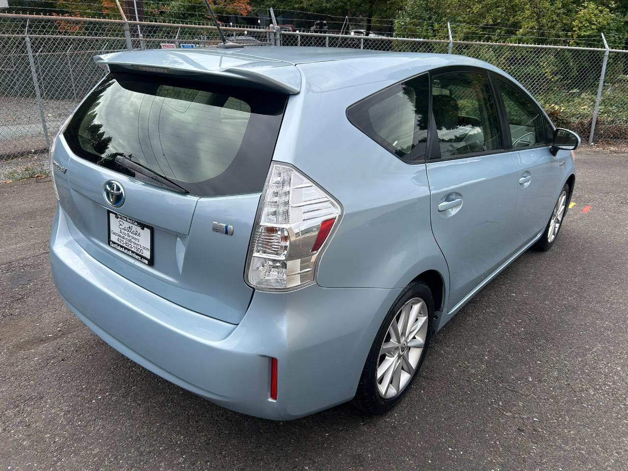 Toyota Prius V Five 2012