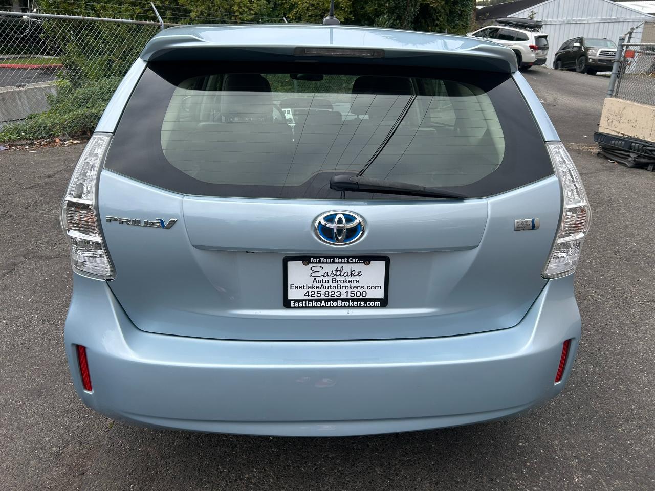 Toyota Prius V Five 2012