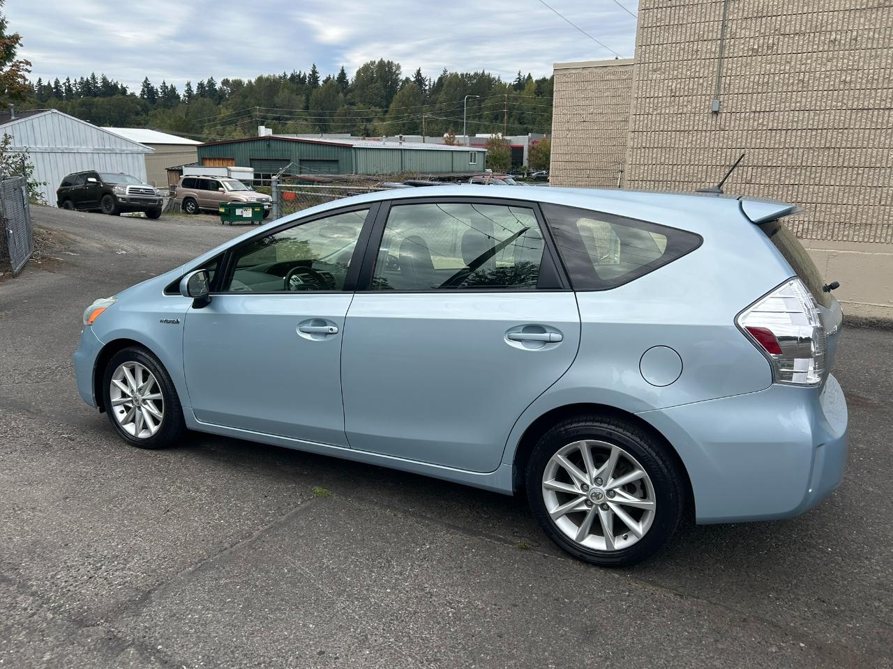 Toyota Prius V Five 2012