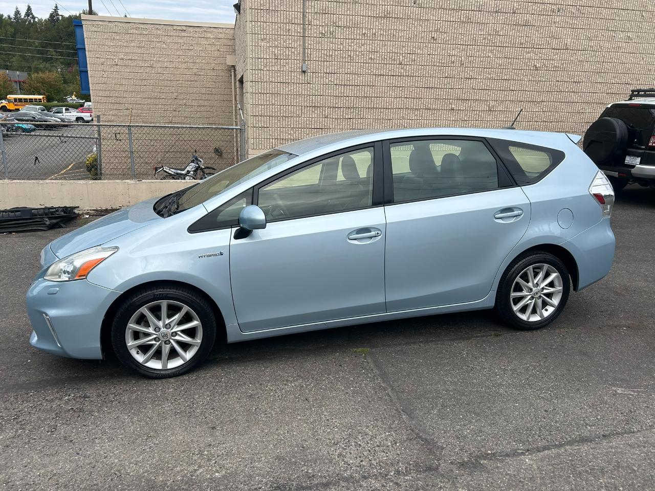 Toyota Prius V Five 2012