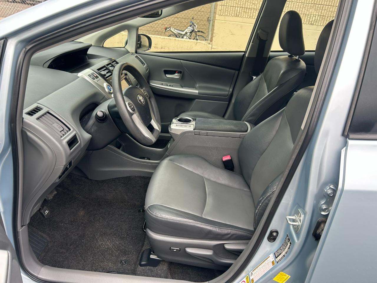 Toyota Prius V Five 2012