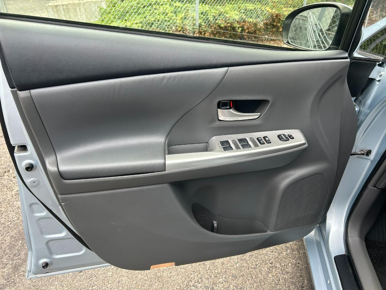 Toyota Prius V Five 2012
