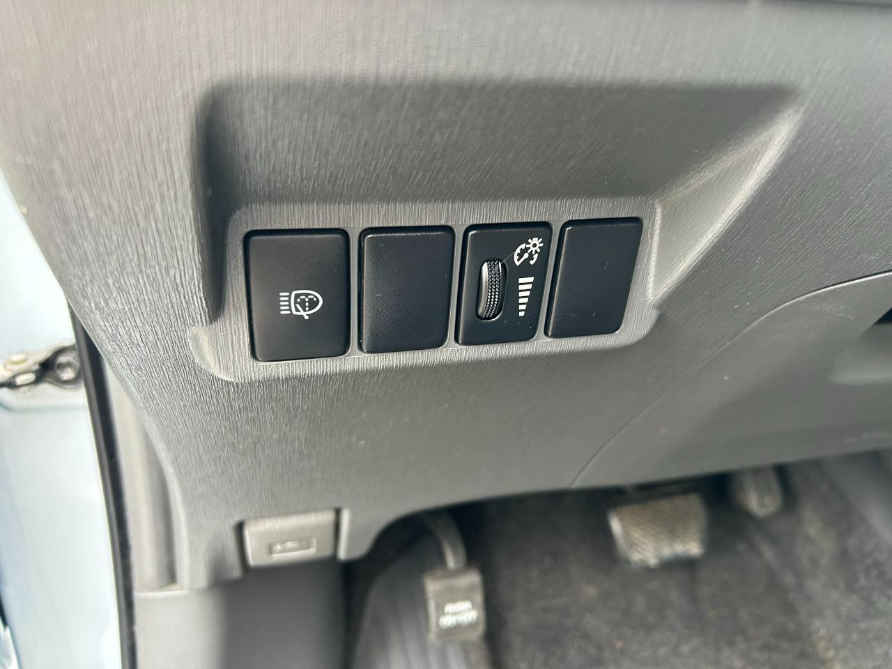 Toyota Prius V Five 2012