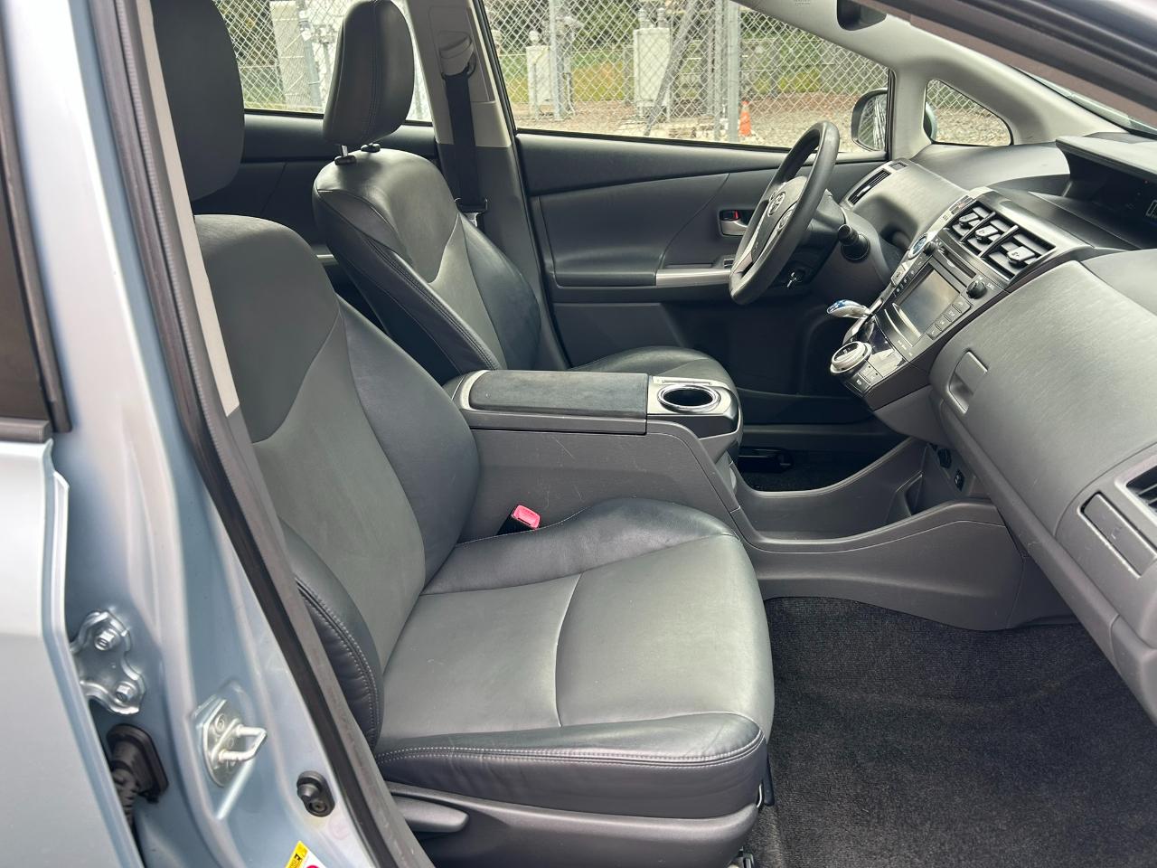 Toyota Prius V Five 2012