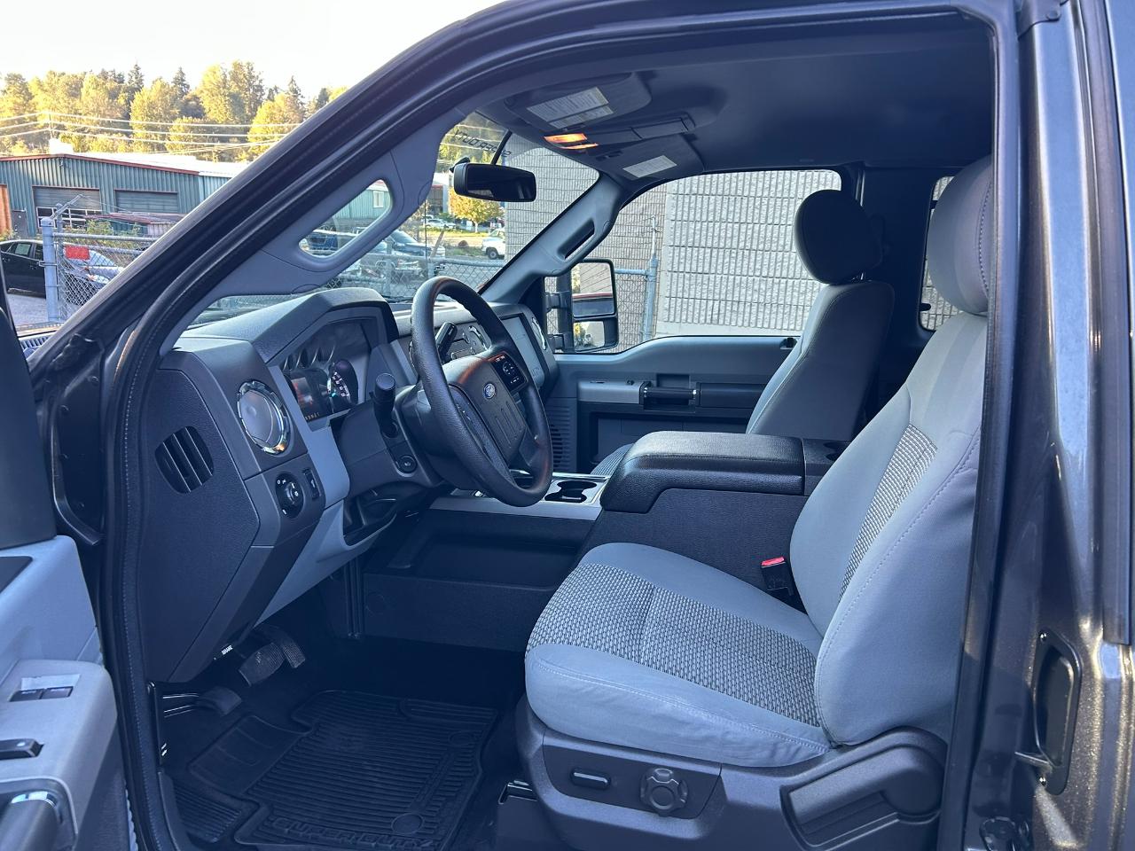 Ford F-350 SD XLT SuperCab Long Bed 4WD 2016