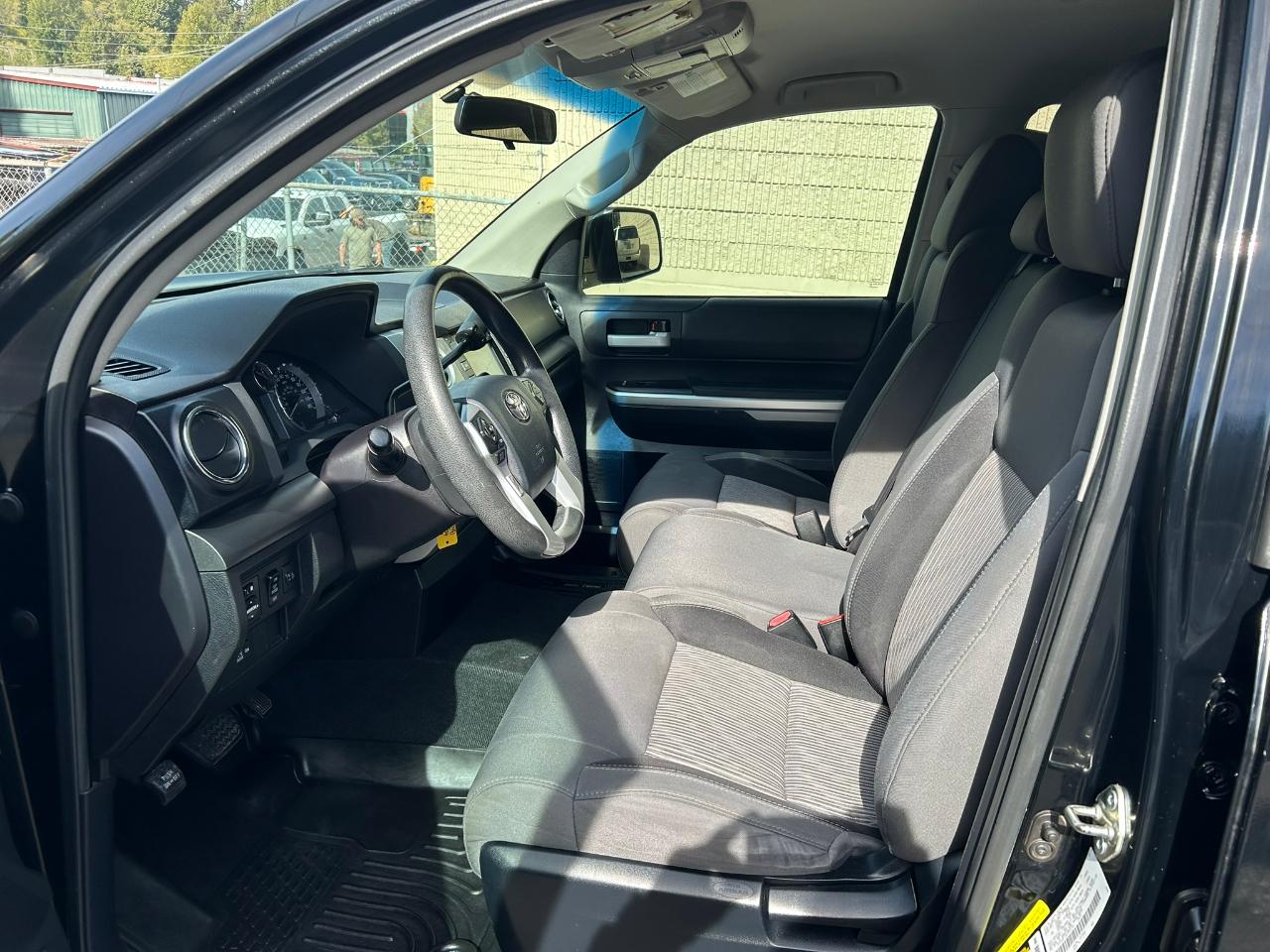 Toyota Tundra SR5 5.7L V8 FFV Double Cab 4WD 2016