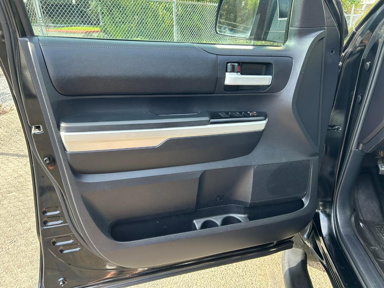 Toyota Tundra SR5 5.7L V8 FFV Double Cab 4WD 2016
