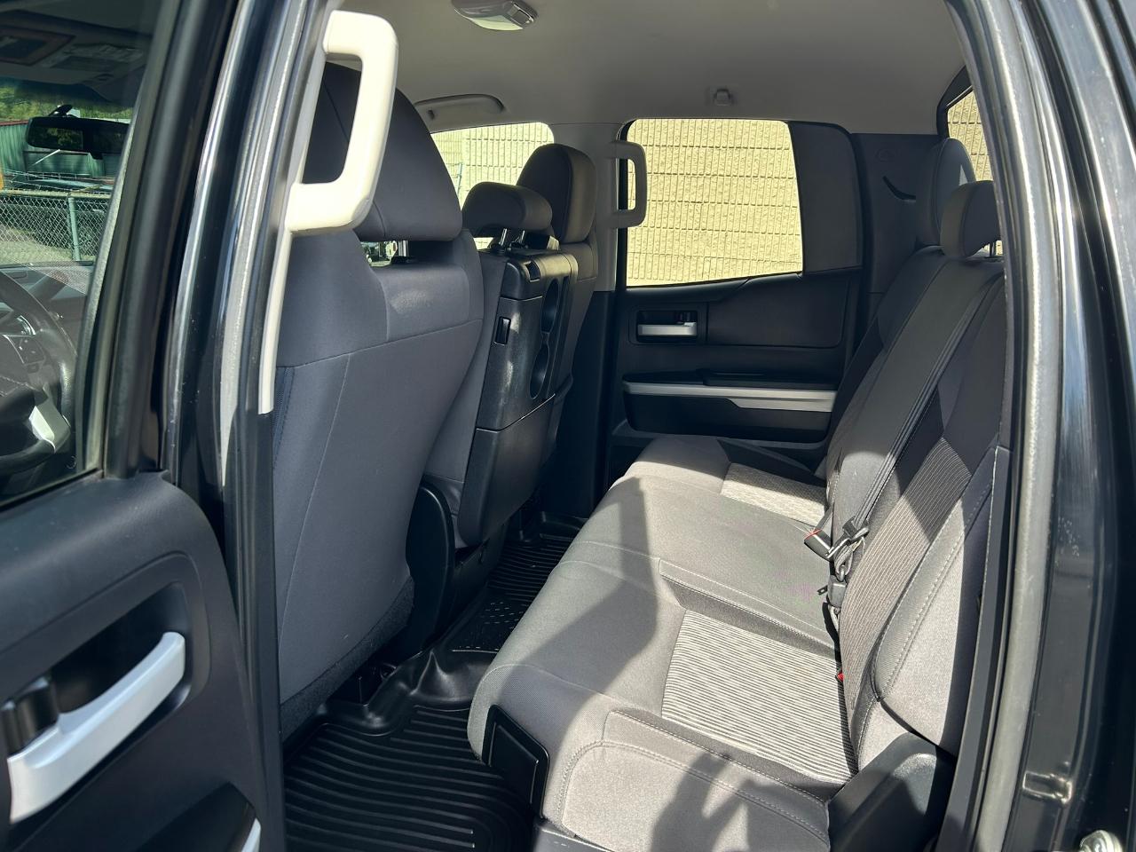 Toyota Tundra SR5 5.7L V8 FFV Double Cab 4WD 2016