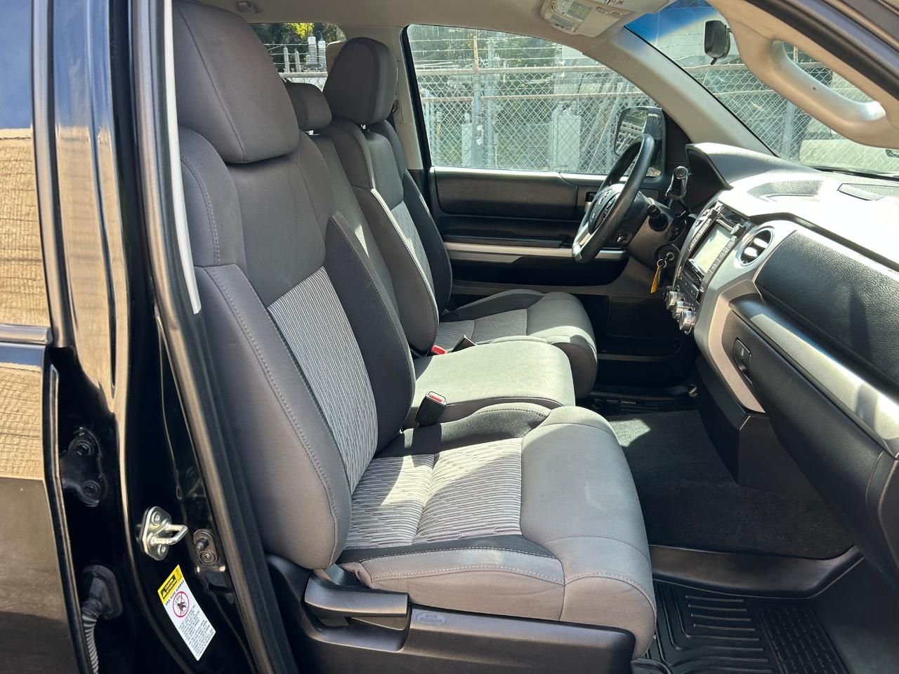 Toyota Tundra SR5 5.7L V8 FFV Double Cab 4WD 2016
