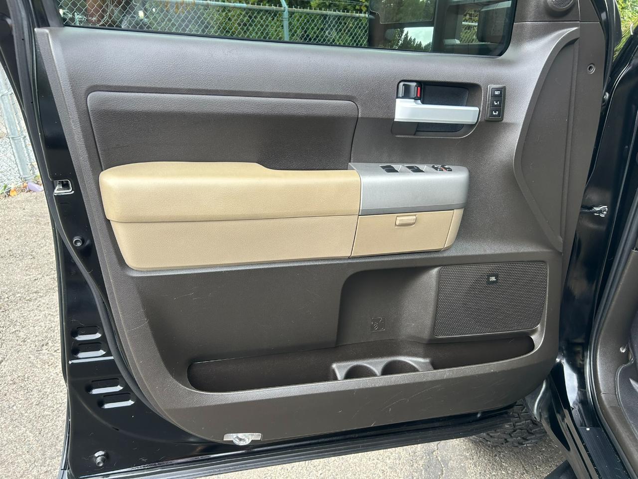 Toyota Tundra Limited CrewMax 5.7L 4WD 2008