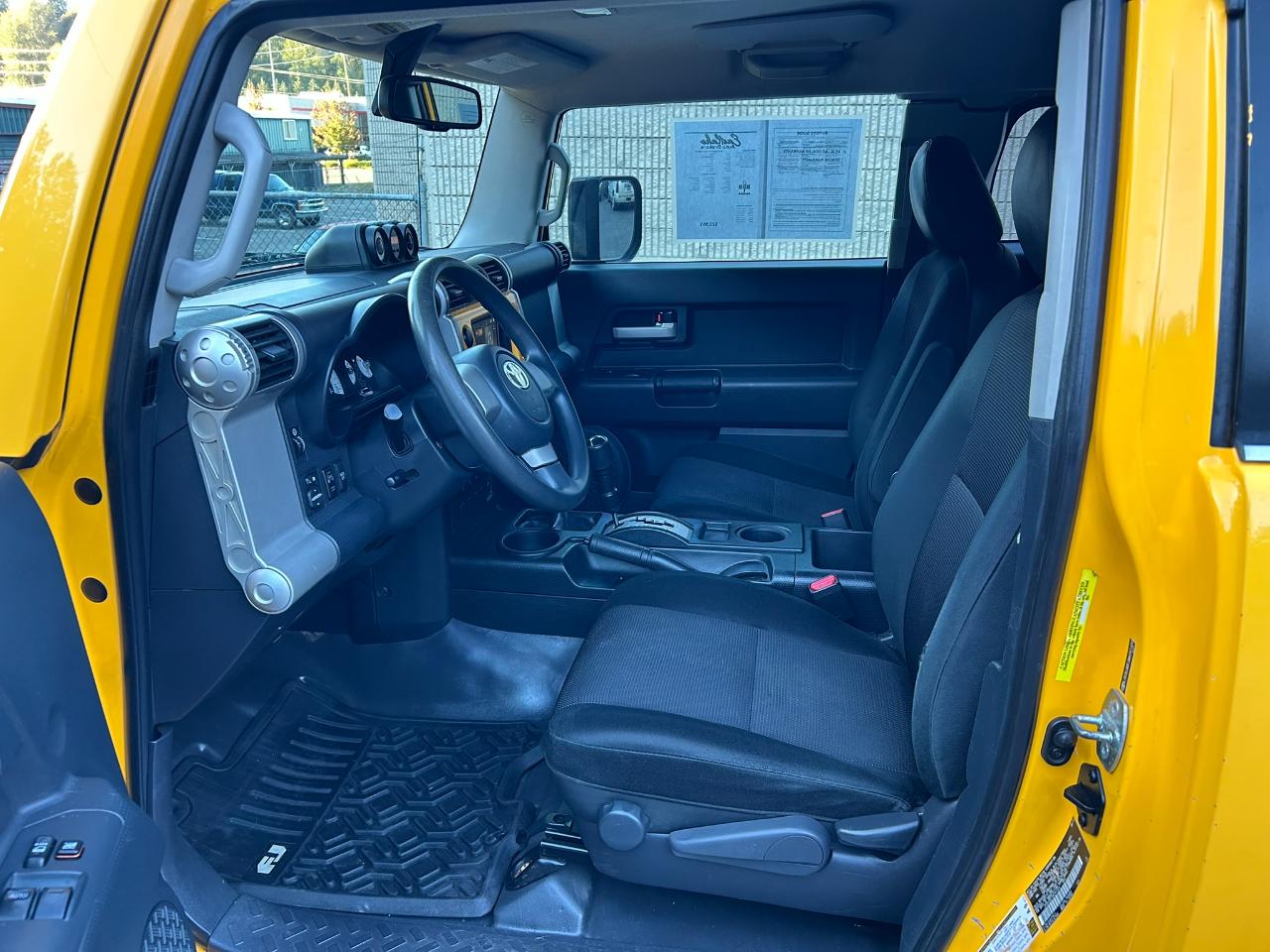 Toyota FJ Cruiser 4WD AT 2010