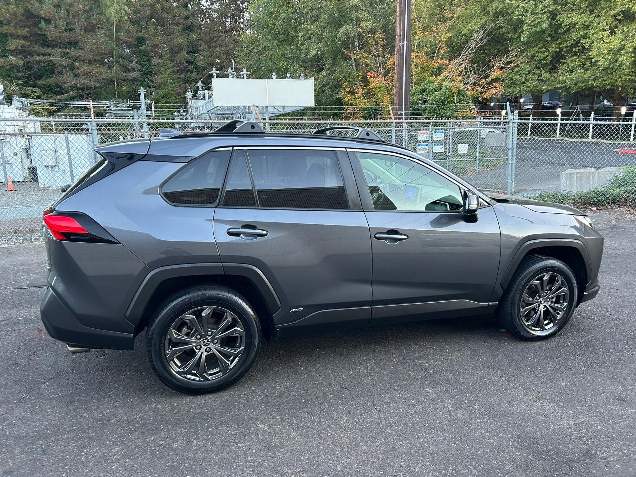 Toyota RAV4 Hybrid XLE Premium 2023