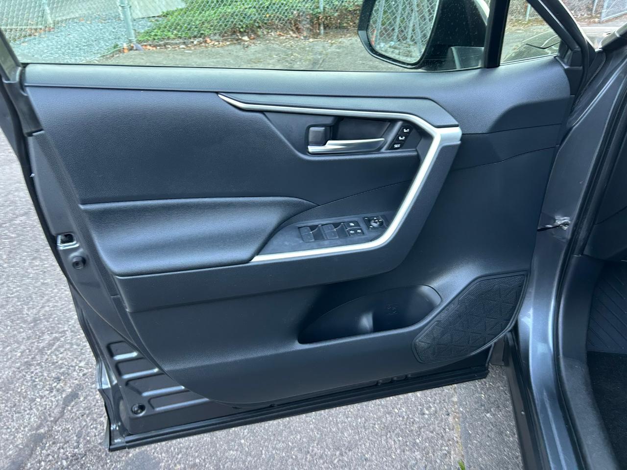 Toyota RAV4 Hybrid XLE Premium 2023