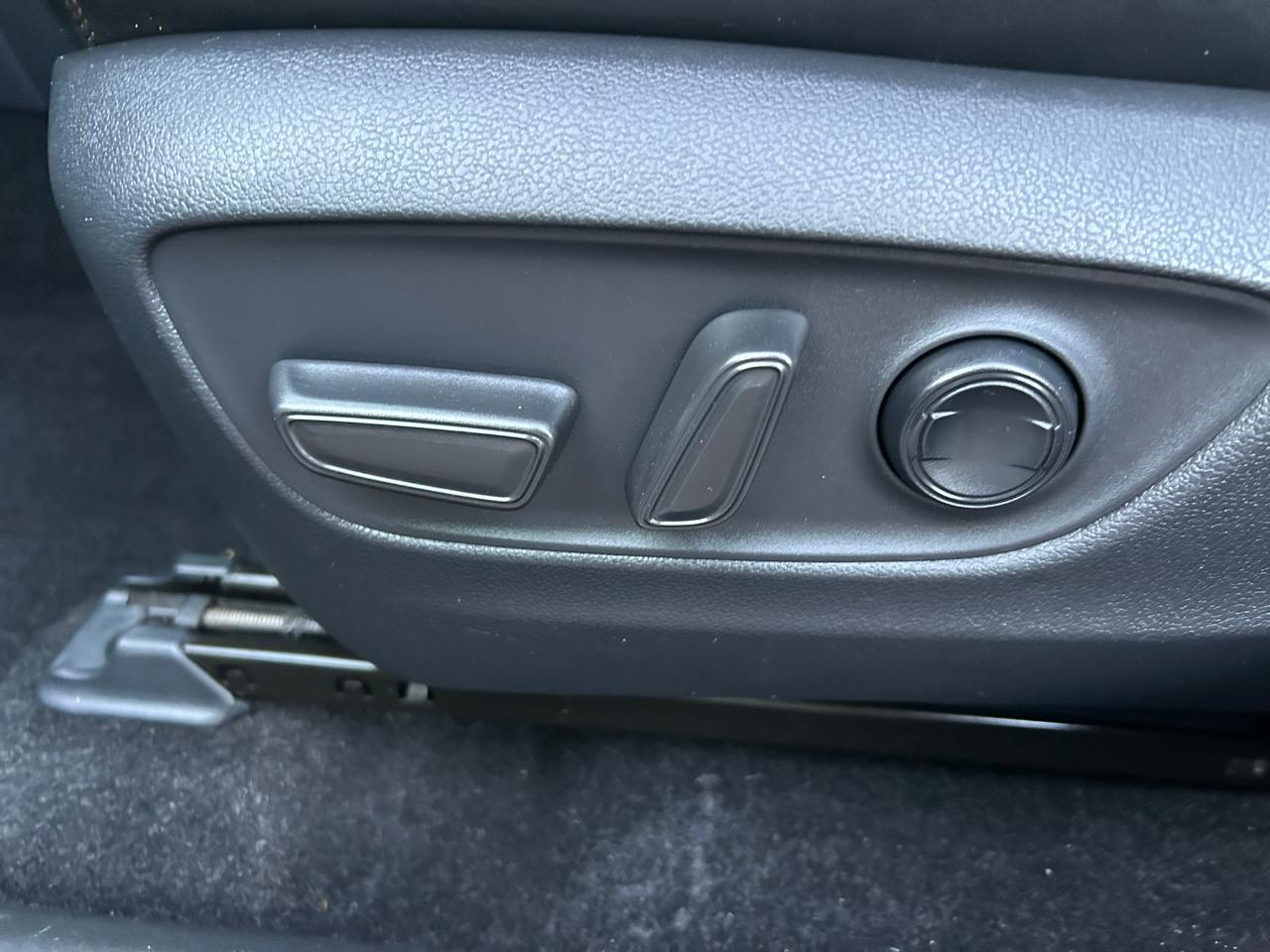 Toyota RAV4 Hybrid XLE Premium 2023