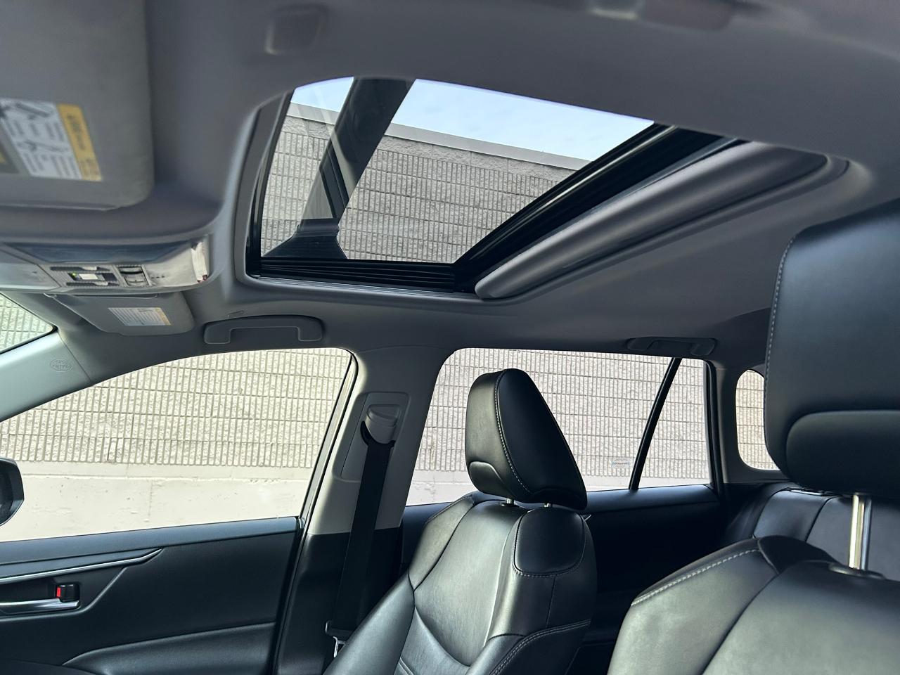 Toyota RAV4 Hybrid XLE Premium 2023