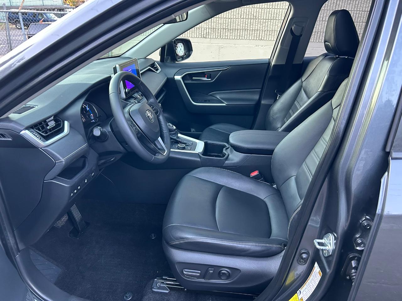 Toyota RAV4 Hybrid XLE Premium 2023