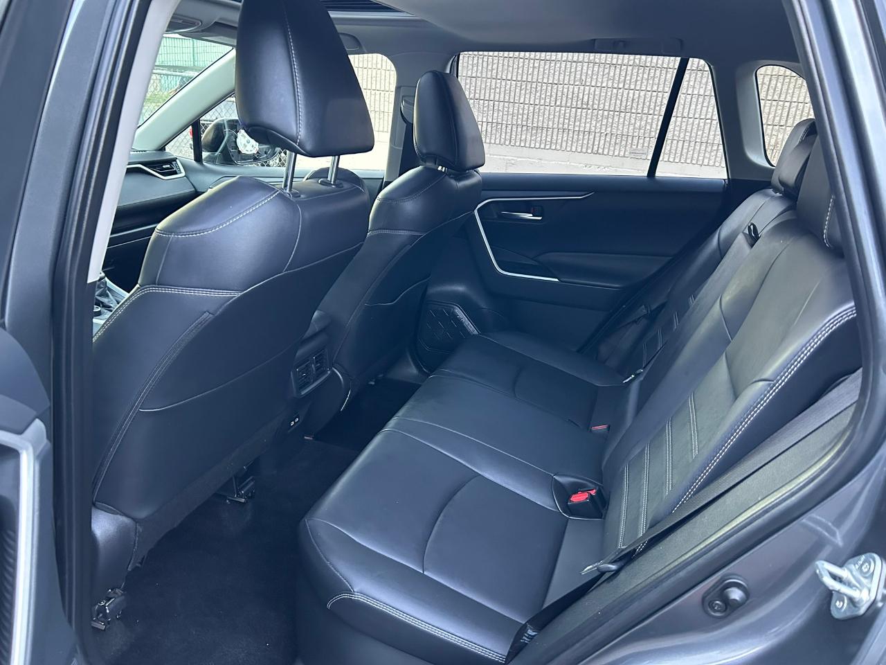 Toyota RAV4 Hybrid XLE Premium 2023
