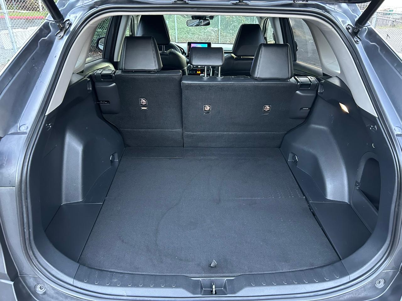 Toyota RAV4 Hybrid XLE Premium 2023