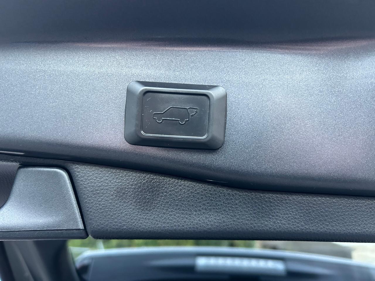 Toyota RAV4 Hybrid XLE Premium 2023