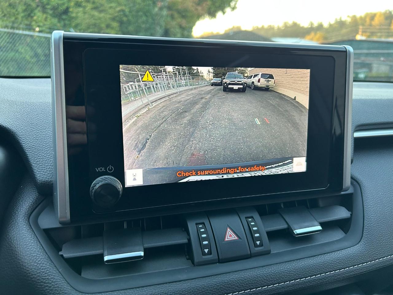 Toyota RAV4 Hybrid XLE Premium 2023