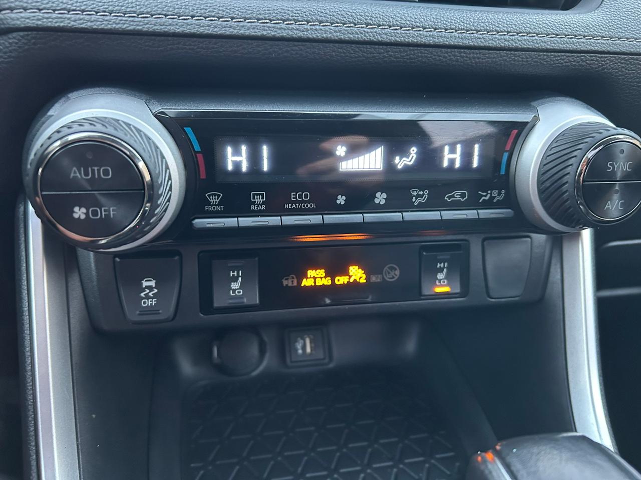 Toyota RAV4 Hybrid XLE Premium 2023