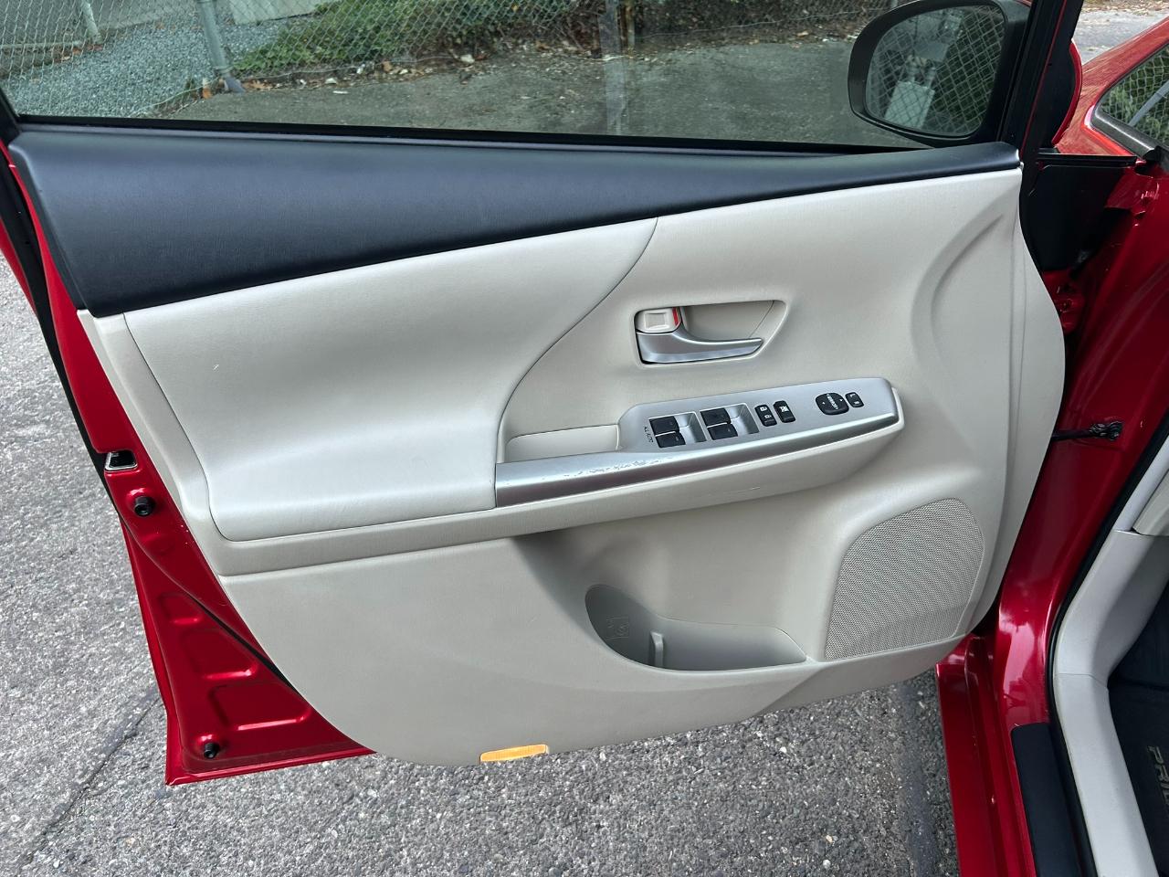Toyota Prius V Five 2014