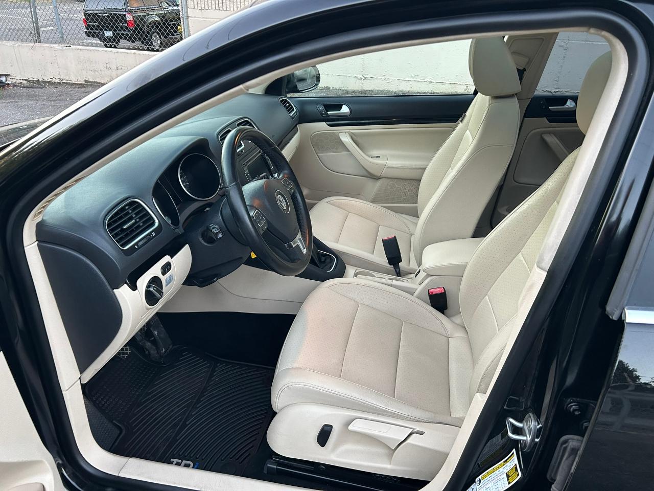 Volkswagen Jetta SportWagen 2.0L TDI 2013