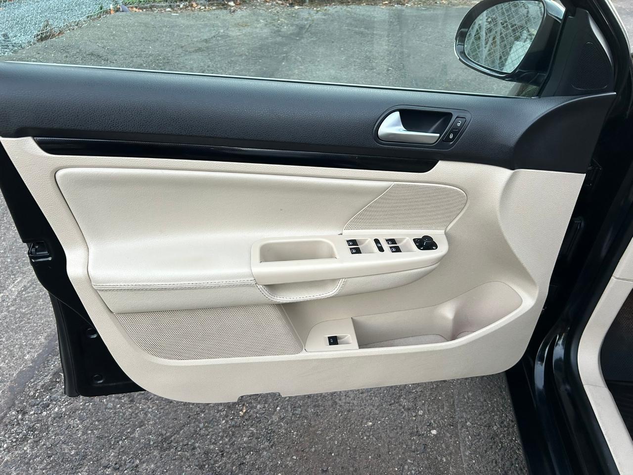 Volkswagen Jetta SportWagen 2.0L TDI 2013