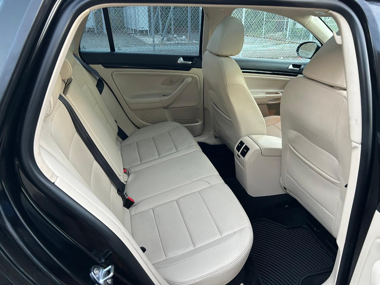 Volkswagen Jetta SportWagen 2.0L TDI 2013