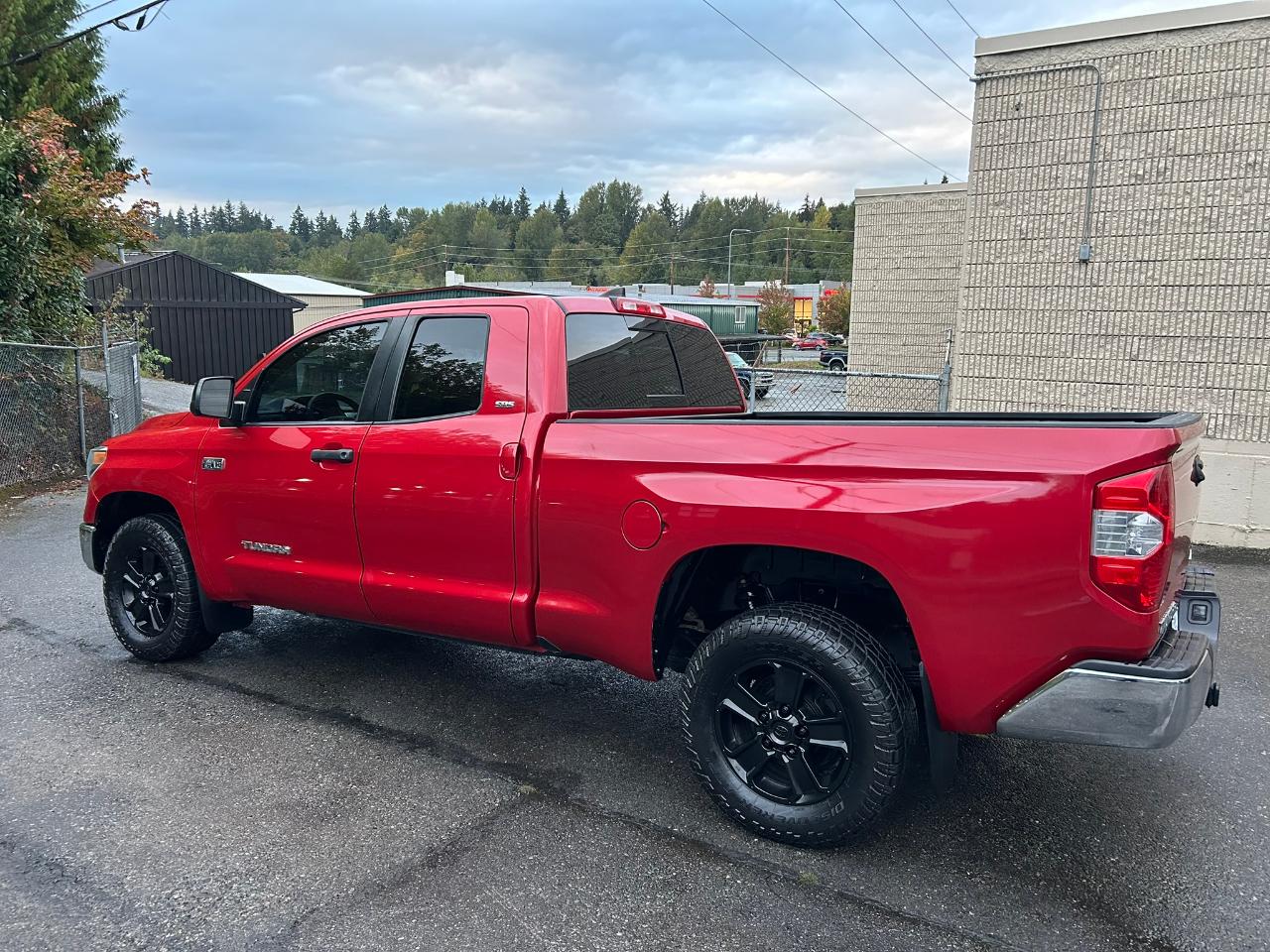 Toyota Tundra SR5 5.7L V8 Double Cab 4WD 2021