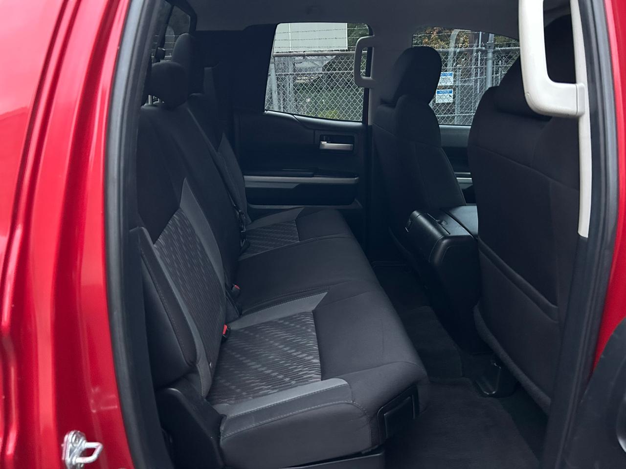 Toyota Tundra SR5 5.7L V8 Double Cab 4WD 2021
