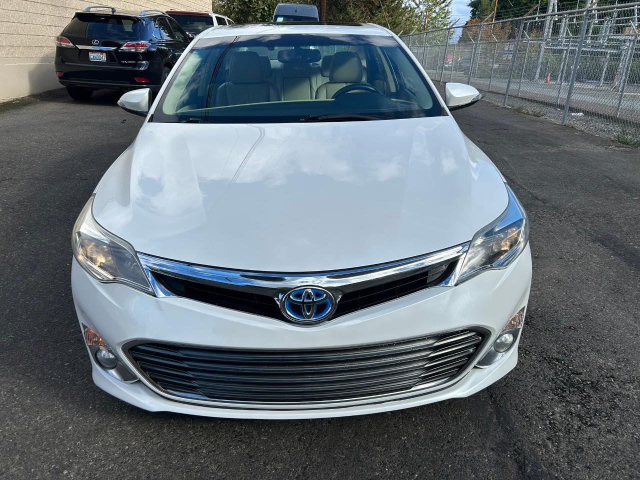 Toyota Avalon Hybrid XLE Premium 2014