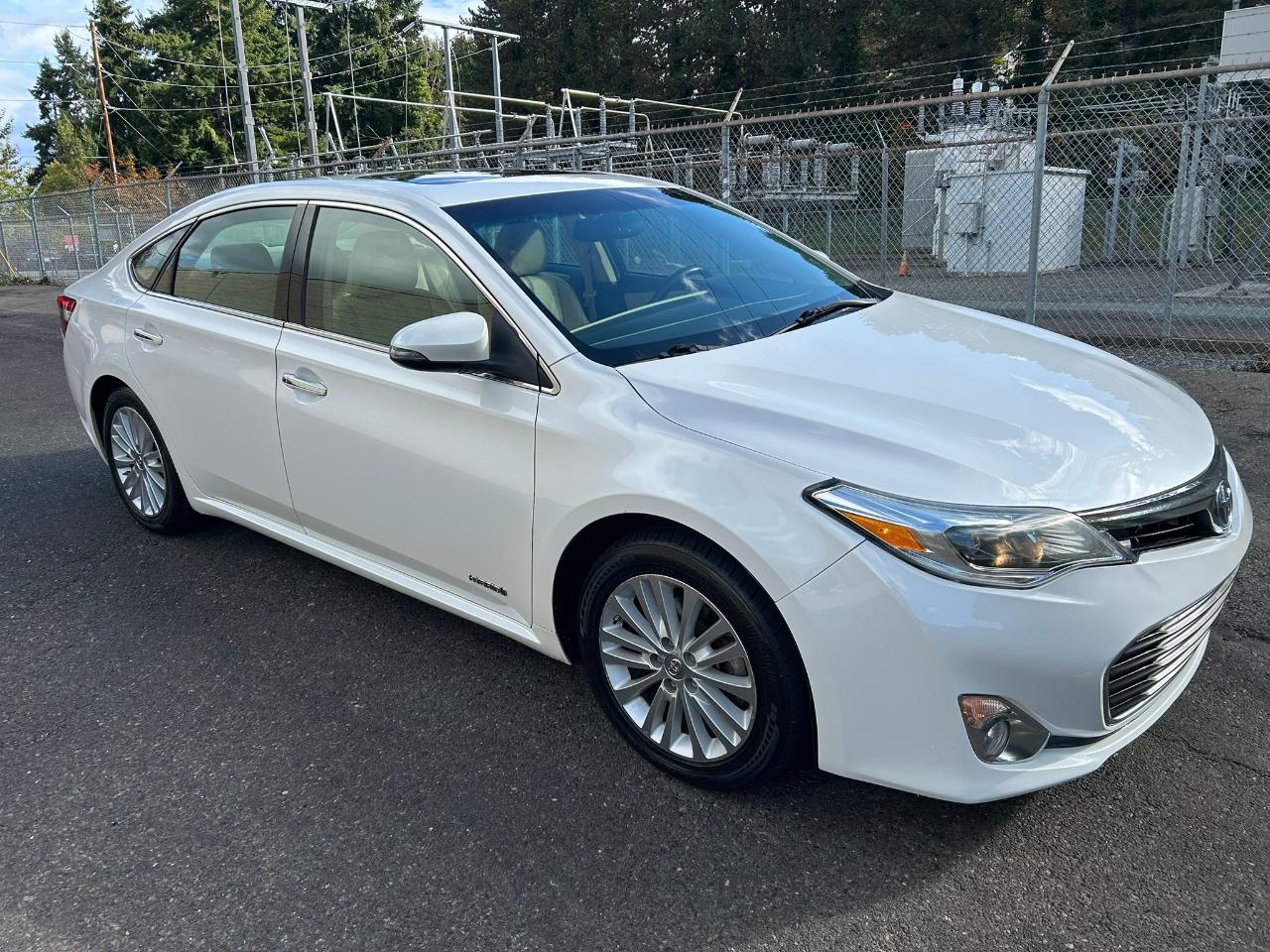 Toyota Avalon Hybrid XLE Premium 2014