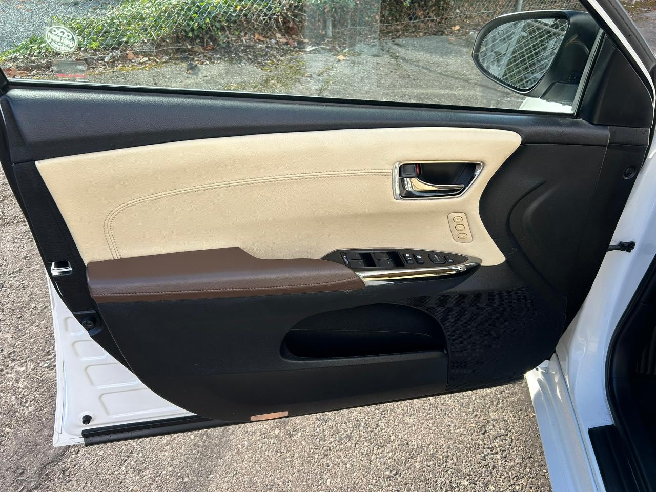 Toyota Avalon Hybrid XLE Premium 2014