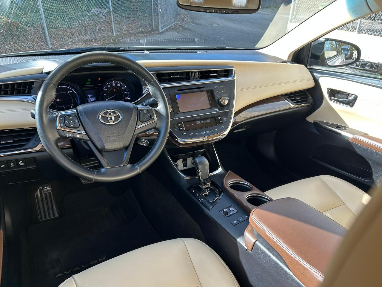 Toyota Avalon Hybrid XLE Premium 2014
