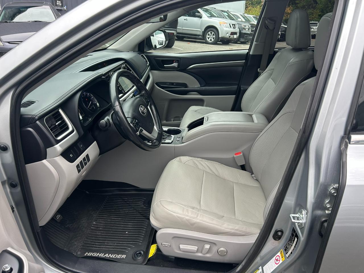 Toyota Highlander Hybrid Limited AWD 2017