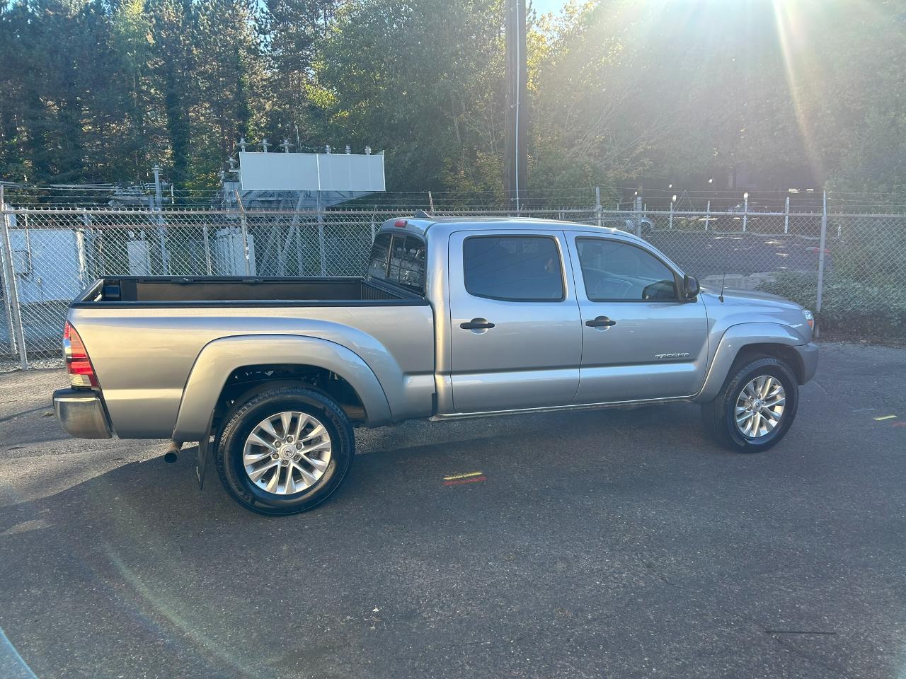 Toyota Tacoma Double Cab Long Bed V6 5AT 4WD 2015