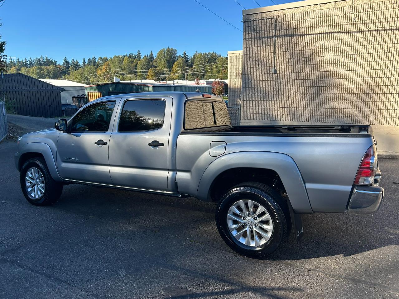 Toyota Tacoma Double Cab Long Bed V6 5AT 4WD 2015