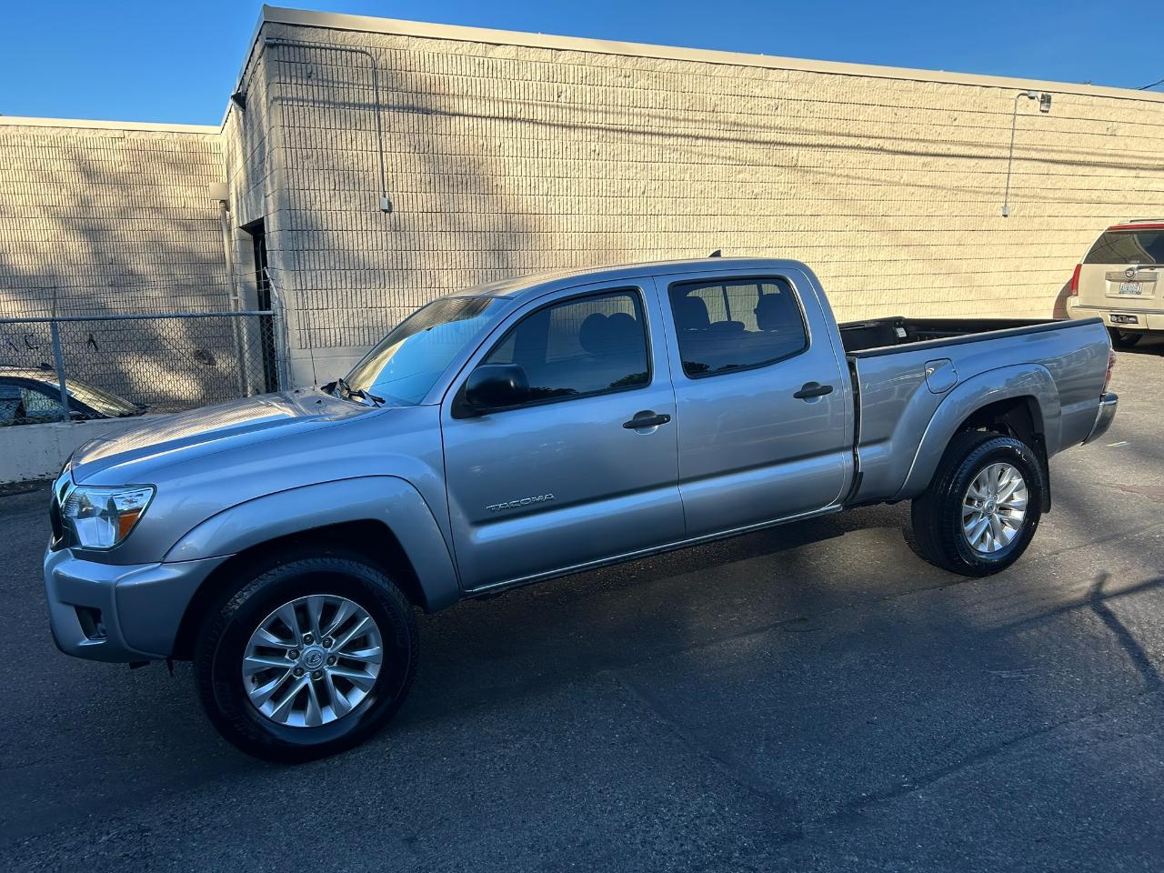 Toyota Tacoma Double Cab Long Bed V6 5AT 4WD 2015