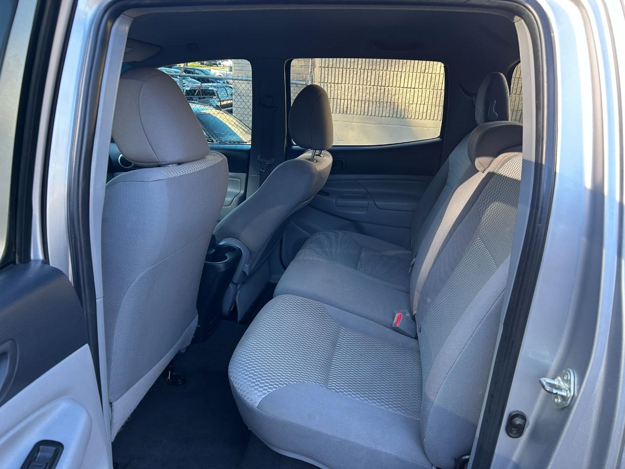 Toyota Tacoma Double Cab Long Bed V6 5AT 4WD 2015