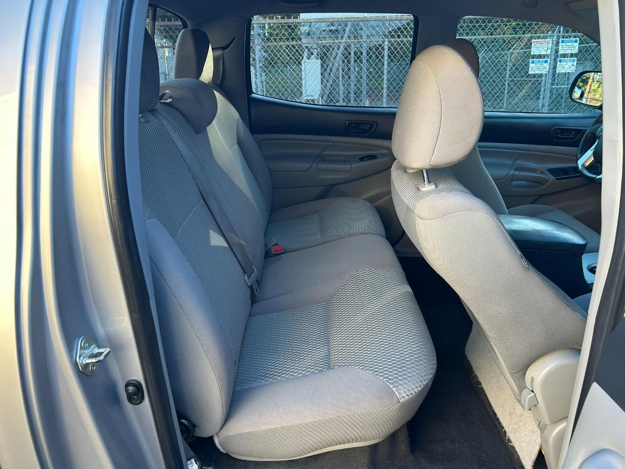 Toyota Tacoma Double Cab Long Bed V6 5AT 4WD 2015