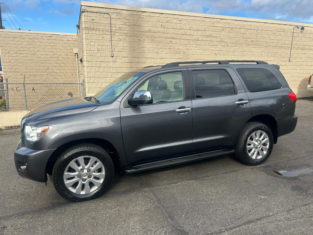 Toyota Sequoia Platinum 4WD FFV 2017