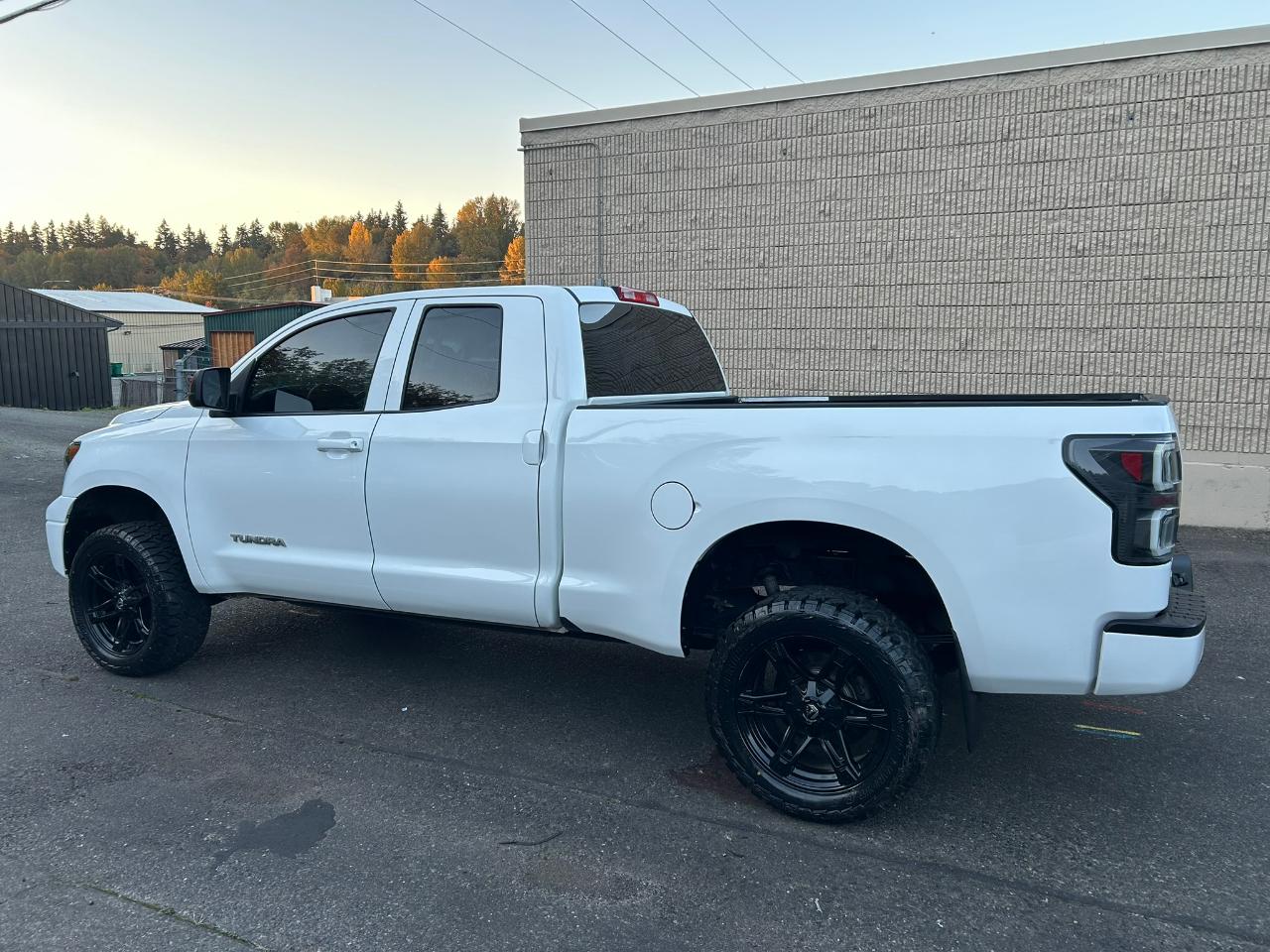 Toyota Tundra Tundra-Grade Double Cab 4.6L 4WD 2012